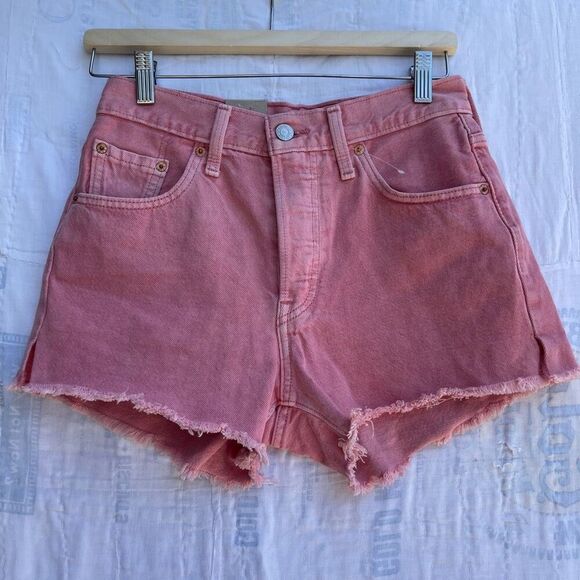 Levi’s Red Distressed Cotton 501 Denim High Rise Cut-Off Shorts Size 25 NWT - Picture 1 of 7